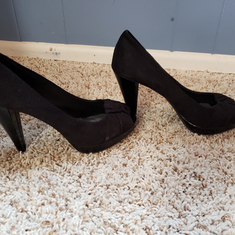 Fioni Black Open Toe Heels